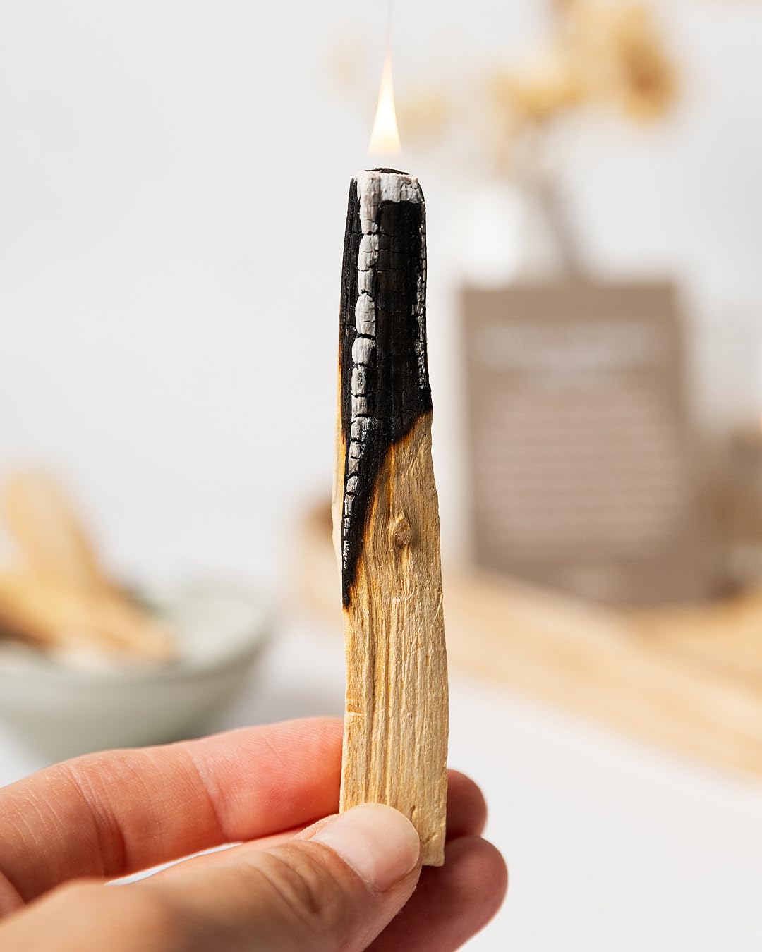 Oh Shanti - Mindful Morning Box by Lola Weippert | Dein achtsamer Start in den Tag | Set für Lolas achtsame Morgenroutine bestehend aus Journal, Affirmationskarten und Palo Santo