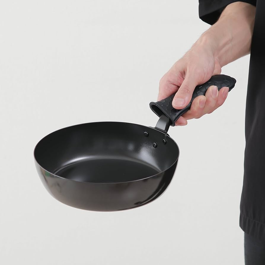 ラバーゼ　ツールセット＋20cmフライパン Amazon | ラバーゼ labase 鉄フライパン シリコングリップセット