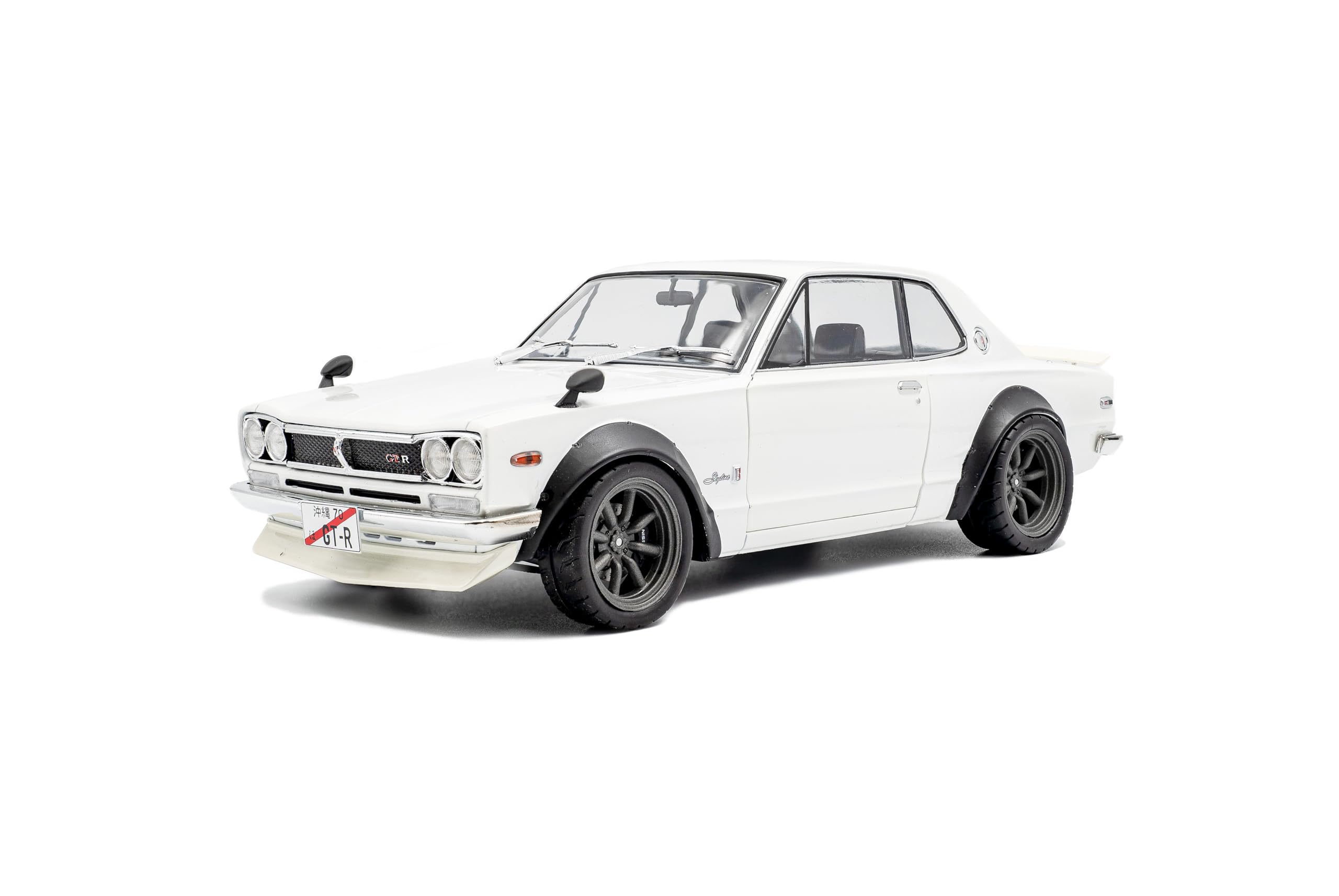 Solido Nissan Skyline (C10) Hakosuka - Coupe Classic JDM - Fender Flares - White - 1:18