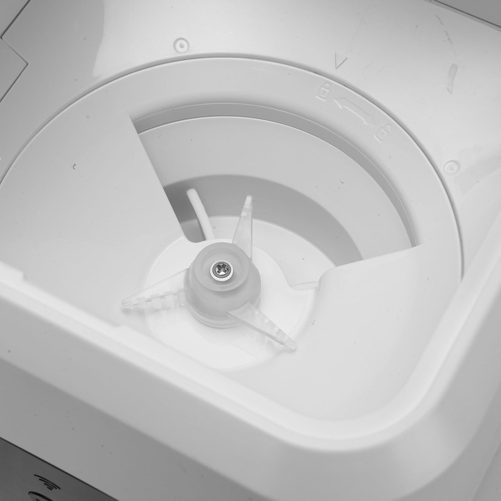 Mangeoire Automatique pour Animaux de Compagnie Connectée WiFi, Conception Polyvalente, Distributeur de Nourriture Sèche Facile à Utiliser pour Les Parents d'animaux Occupés (White)
