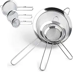 Jogo 3 Peneiras em Aço Inox Resistente Luxo Para Coar Polvilhar Versátil, Durável, com Suporte para Panelas e Travessas, Resistente a Temperaturas e de Fácil Manuseio PRÓODOS