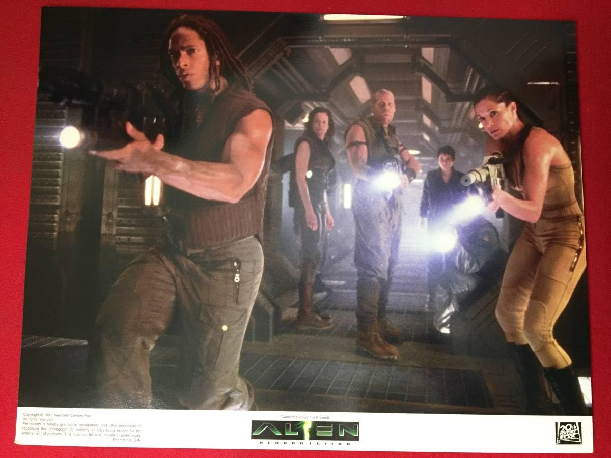 Amazon.co.jp: ly00076『エイリアン4』ロビーカード シガーニーウィー