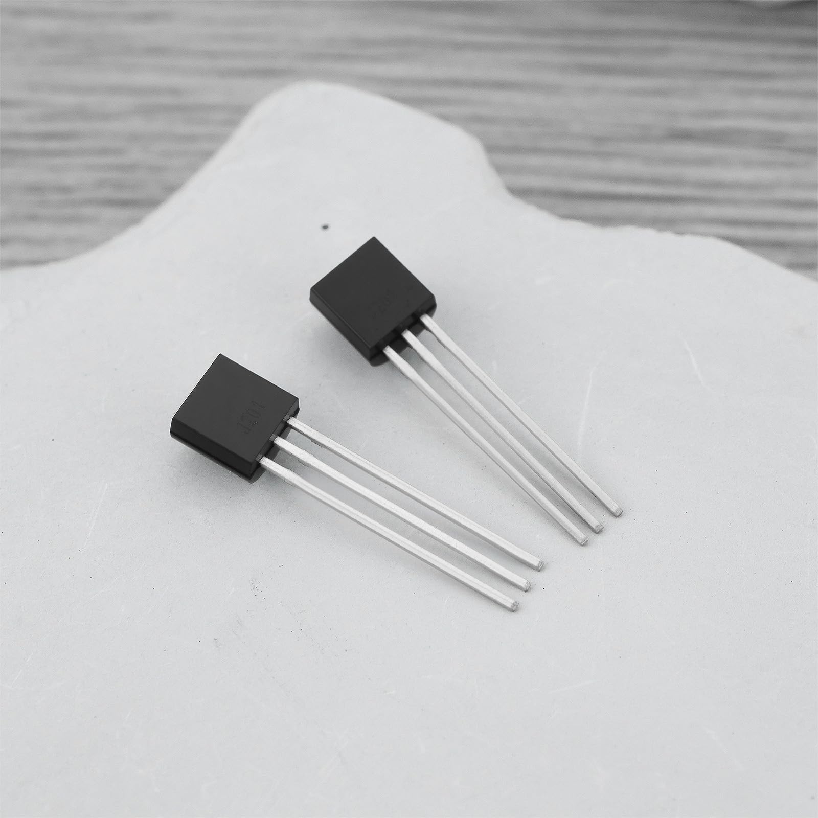 The Lord of the Tools 10 Pezzi J201 50mA 40V JFET Transistor A Canale N TO-92 Per Circuiti Di Amplificazione Audio Ad Alta Impedenza Di Ingresso