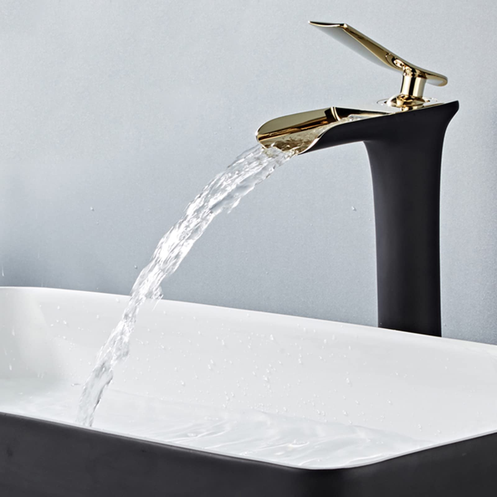 Wasserfall-Wasserhähne für Badezimmer-Waschbecken, Einhand-Einloch-Waschtischarmatur, Warm- und Kaltwasser-Badezimmer-Waschtischarmaturen, hoch, Schwarz Interesting Life