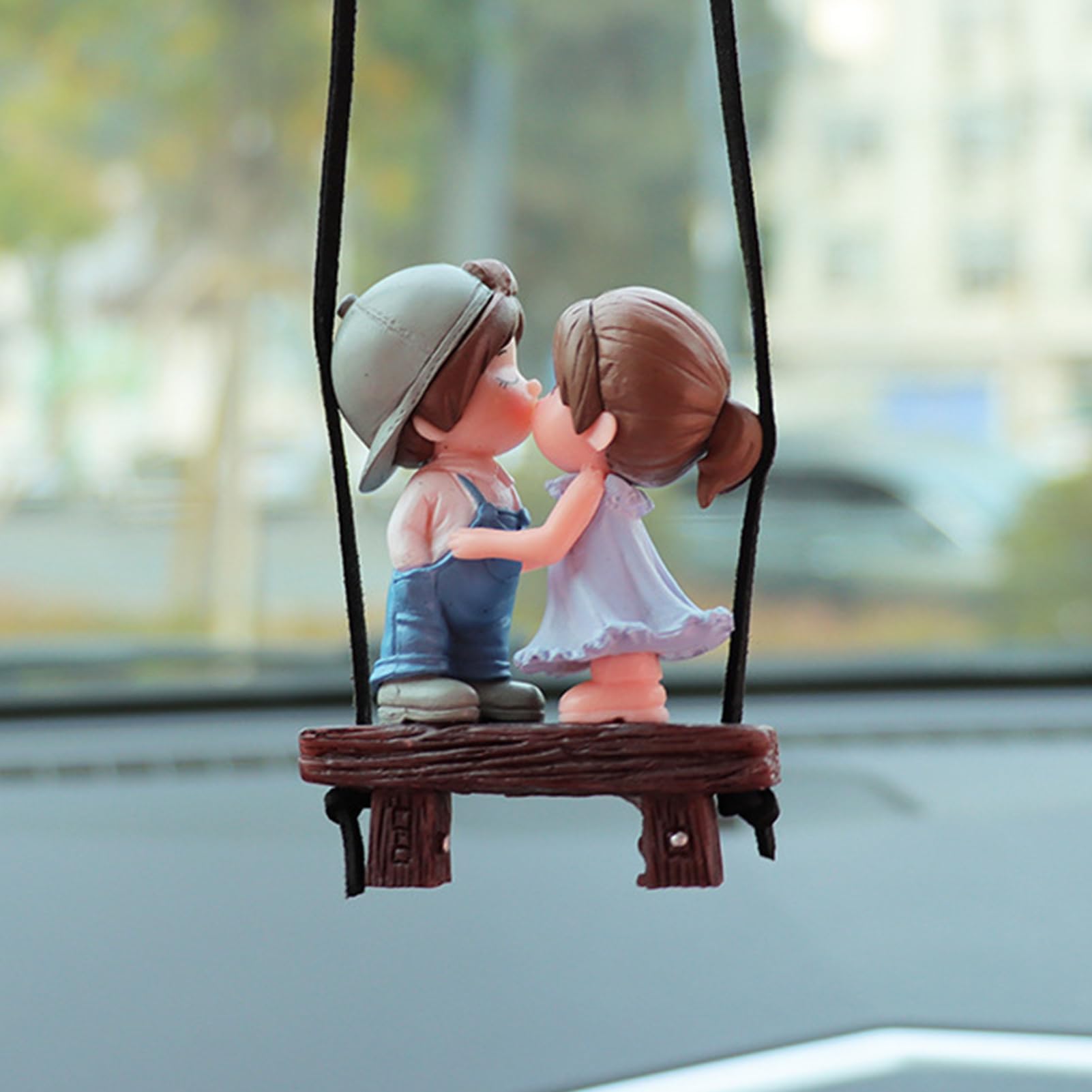 Coppia di ornamenti per auto, simpatica statuetta per specchietto retrovisore, romantica decorazione per amanti delle altalene, accessorio da cruscotto regalo per lei o lui, grazioso ciondolo per auto