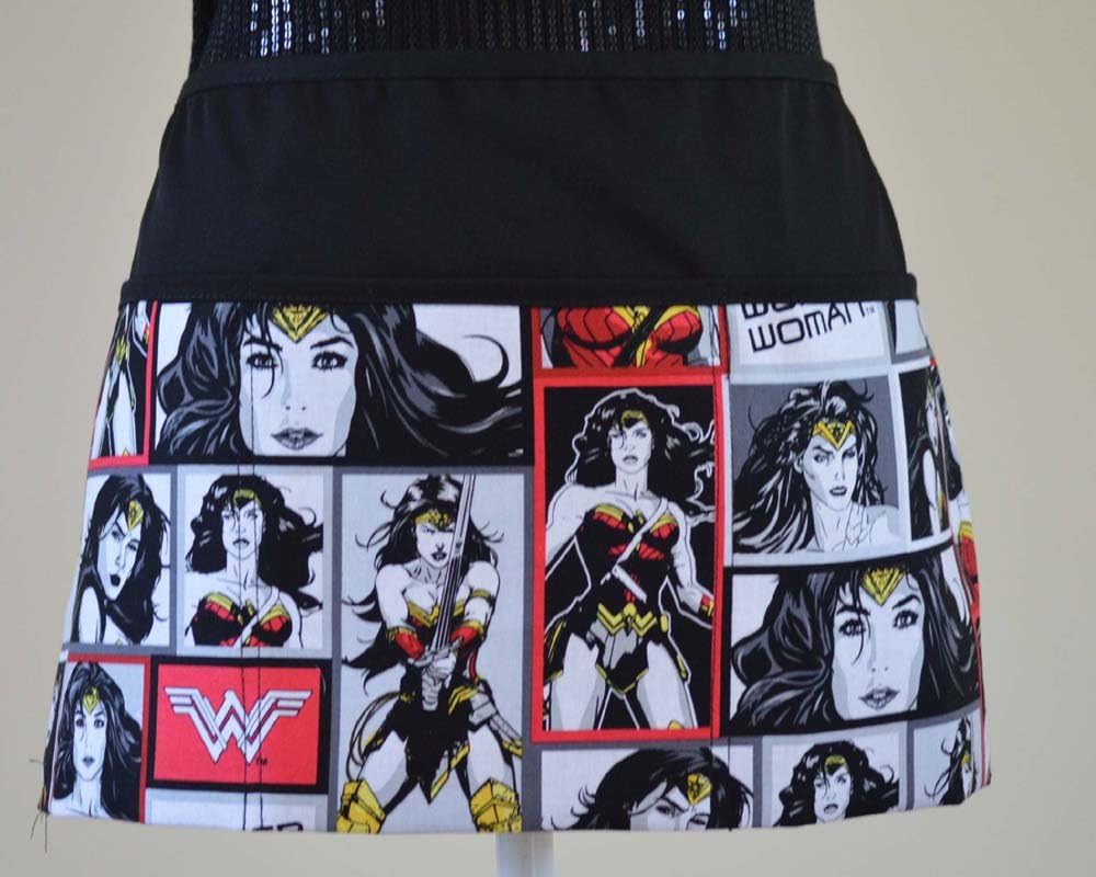 100% Cotton Fabric,Novelty Prints Unisex DC Comics Waist Apron Kitchen Cooking Restaurant Bistro Craft Garden Half Aprons for Men, Women, Chef, Baker, Servers, Waitress, Waiter,Wonderwoman blk rd