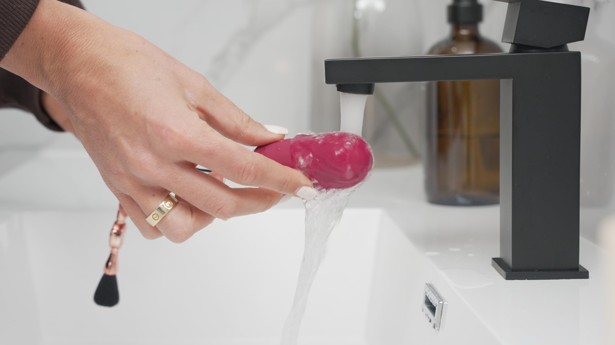 Le Rubis – Œuf Vibrant Femme à Distance | Vibro Télécommande | 12 Modes & Fonction Chauffante | Silicone Médical Étanche | Unlimited Pleasure Secret