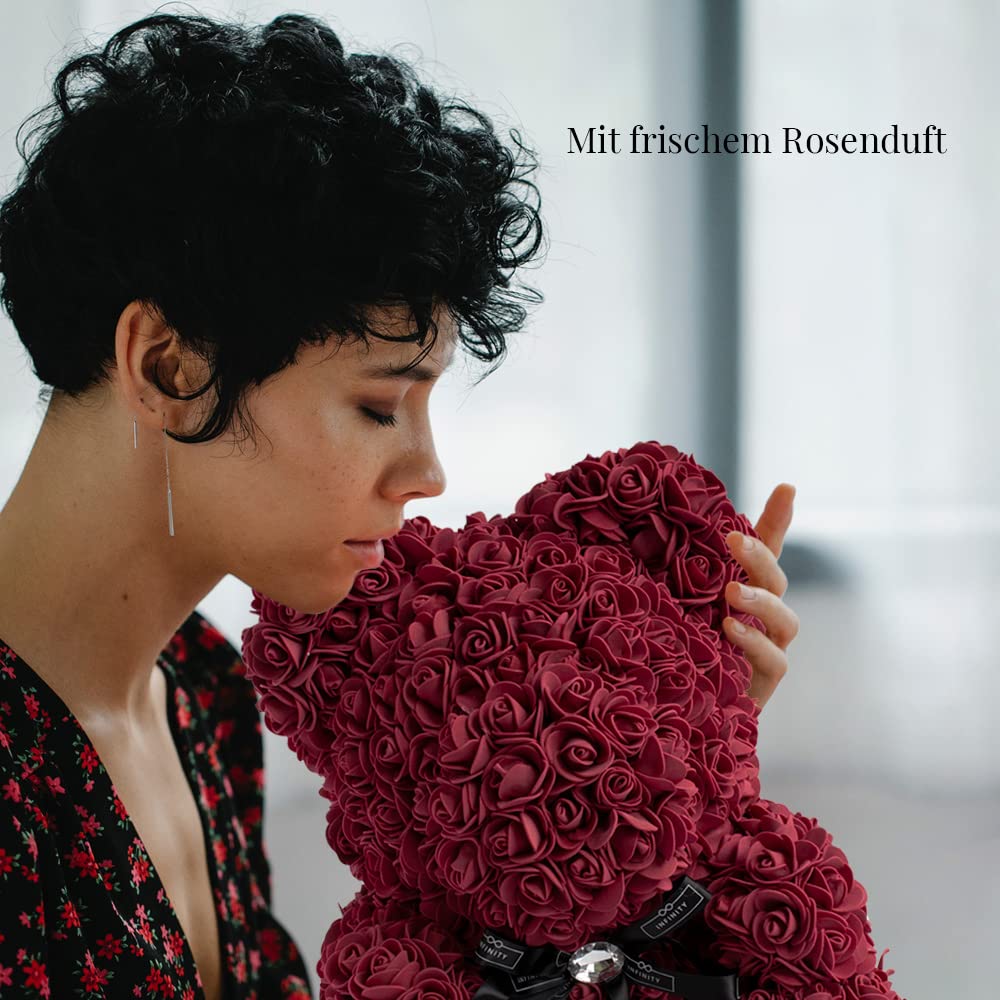 Infinity® Rosenbär Rosa 40 cm mit Herz – Handgefertigter Bär mit Geschenkbox & über 600 duftenden 3D-Rosen – Geschenk für Frauen, Geburtstag oder Jahrestag