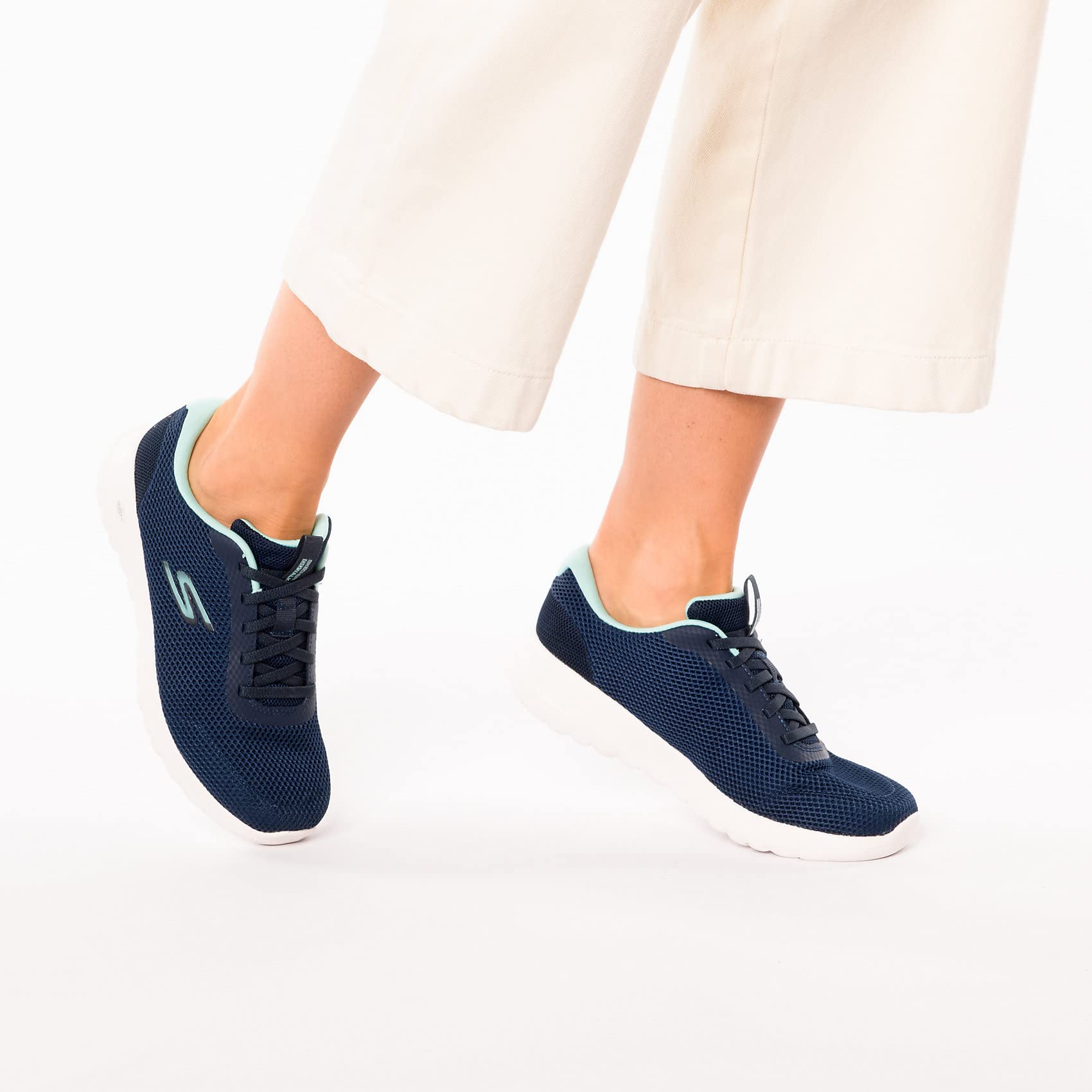 Skechers Kobiety Go Walk Joy Light MotionAdidasy