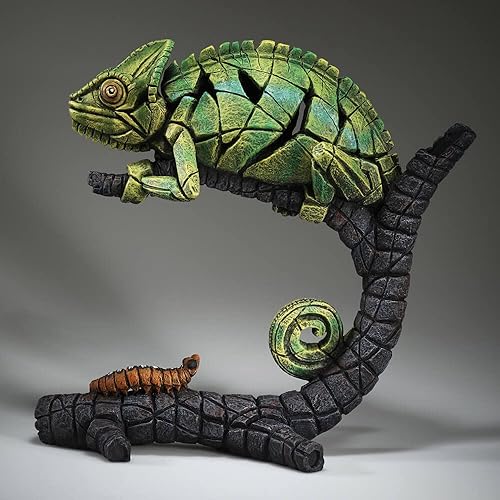 Miniatura 4 de Enesco Figura de animal camaleón en rama con oruga, 12.6 pulgadas, verde