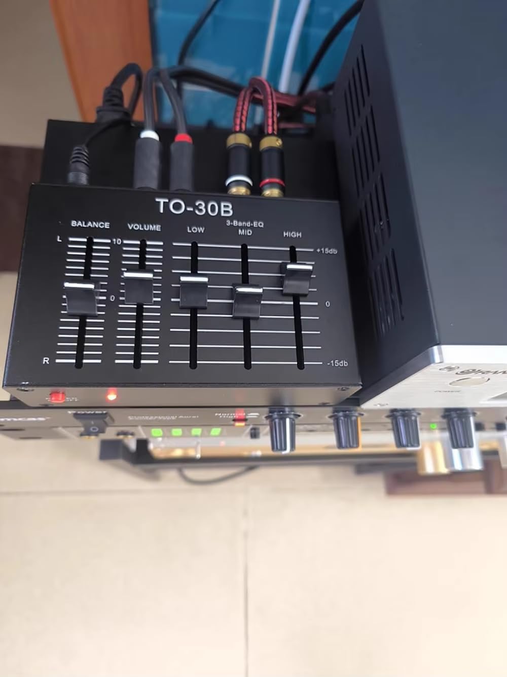Stereo Audio Equalizer with Bass, Mid, and Treble Controls – Preamp, Channel Balance, and Volume Adjustment