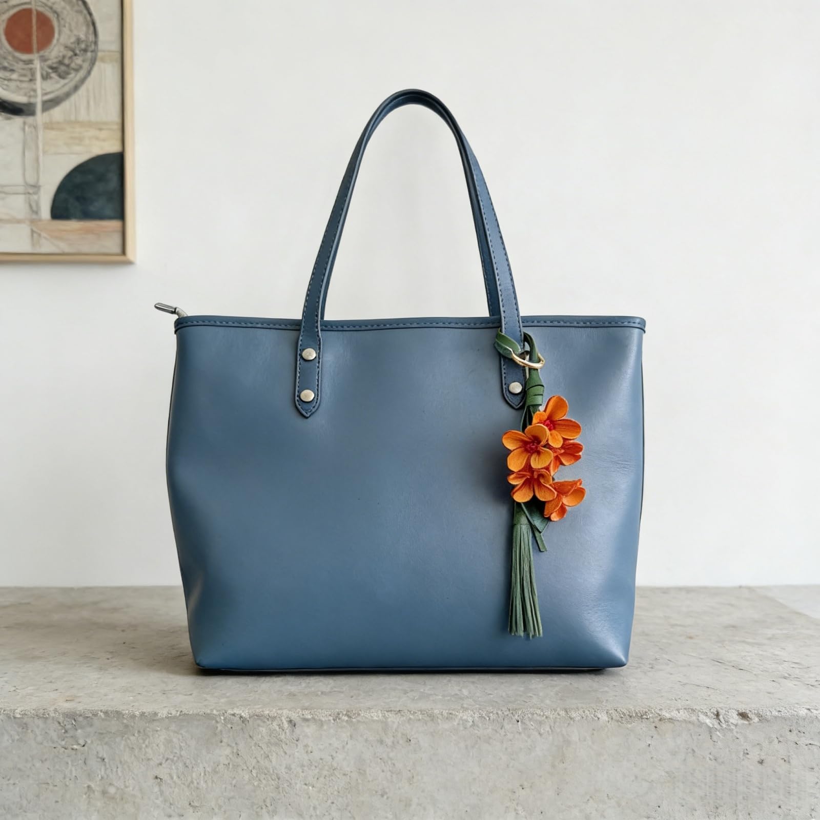 LRTJ Llavero bohemio de piel auténtica con flores, bonitos dijes para bolso de mano, dijes para bolso de mano para mujer
