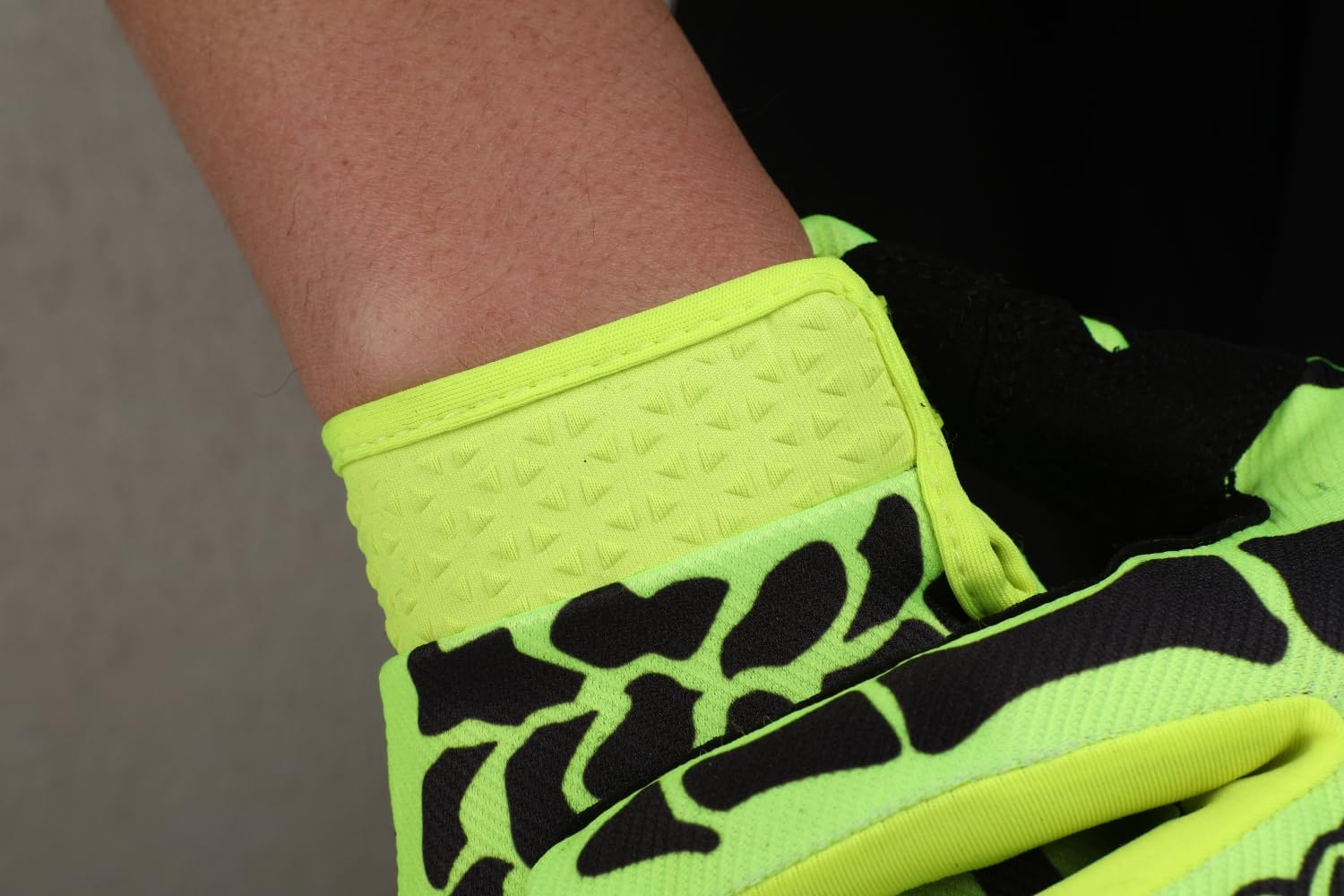 EXCEREY Skeleton Cool Motorcycle Bicycle Full Finger Off-Road Racing Gloves Outdoor Sports for Men Women & Mountaineering (Fluorescent Green, L)