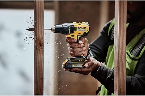 Vista 8 de DEWALT Kit de taladro/destornillador inalámbrico de 20 V MAX con batería y cargador incluidos (DCD777C2)