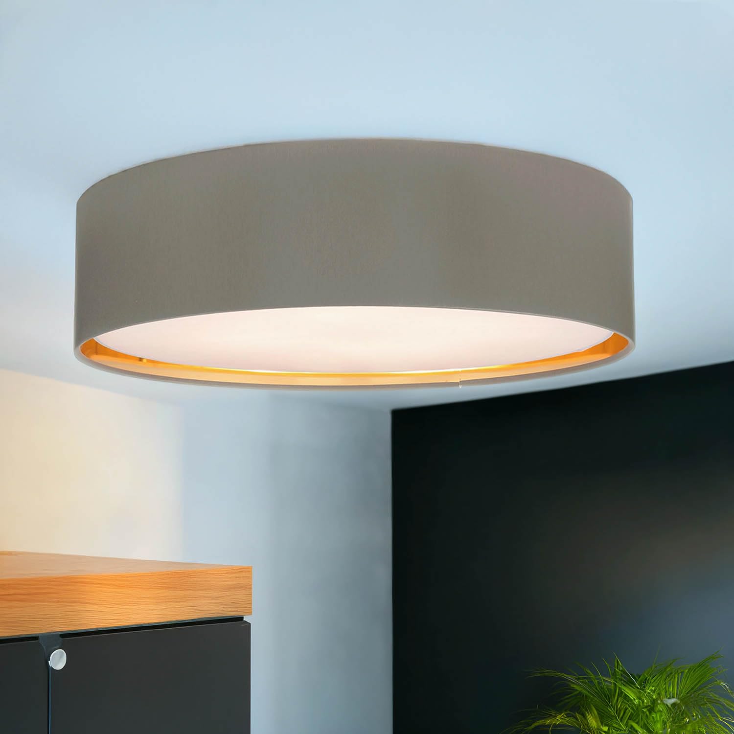 Licht-Erlebnisse Deckenlampe flach Ø 60 cm blendarm in Beige Gold Stoffschirm für 4x E27 Deckenleuchte Schlafzimmer Wohnzimmer
