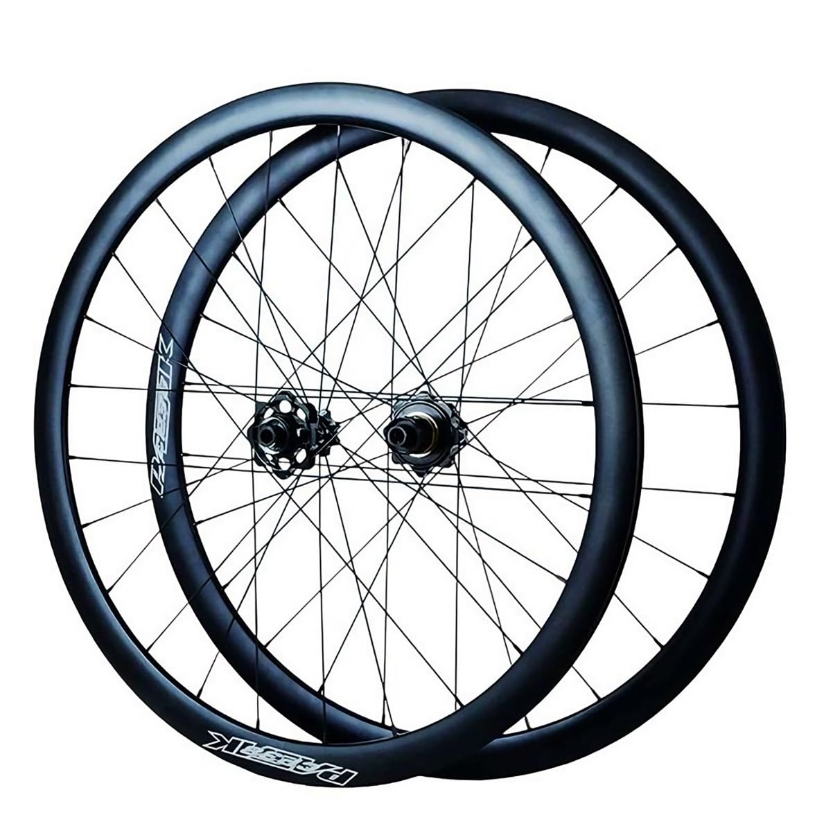 700C zestaw kół wyścigowych, oś wtykowa przednia 12/15 x 100 mm, tył 12 x 142 mm, felgi aluminiowe, hamulce tarczowe Centerlock, piasty 24-otworowe do kasety 8/9/10/11/12-rzędowej