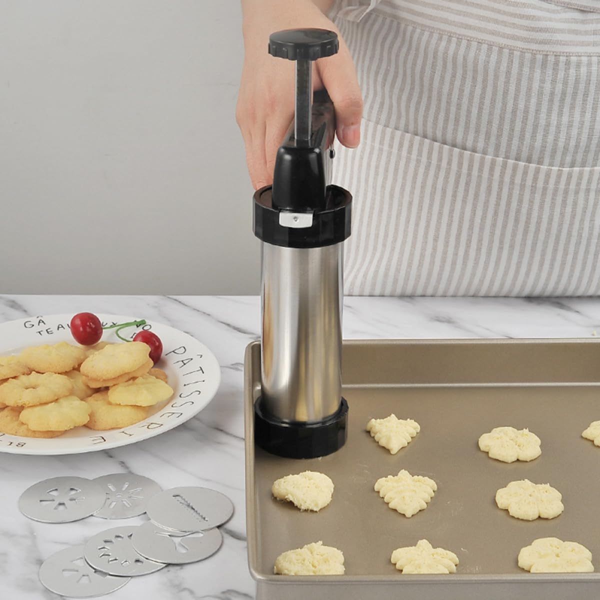 jojofuny Prensa para Hacer Galletas de Acero Inoxidable 8 Boquillas y 8 Placas de Patrón, Fácil de Usar y Limpiar para Cocina y Restaurante Reutilizable