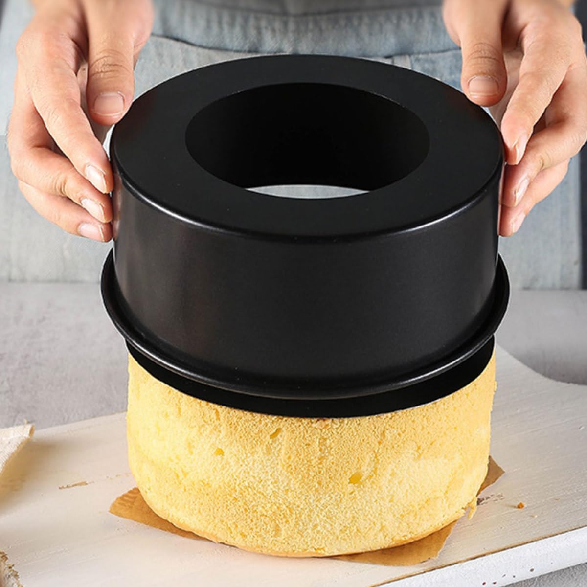 ARTIBETTER 6-inch round Cake Pans Set of 2 Stainless Steel Baking Molds with Removable Bottoms for Cheesecake and Chiffon Cake Baking in Oven