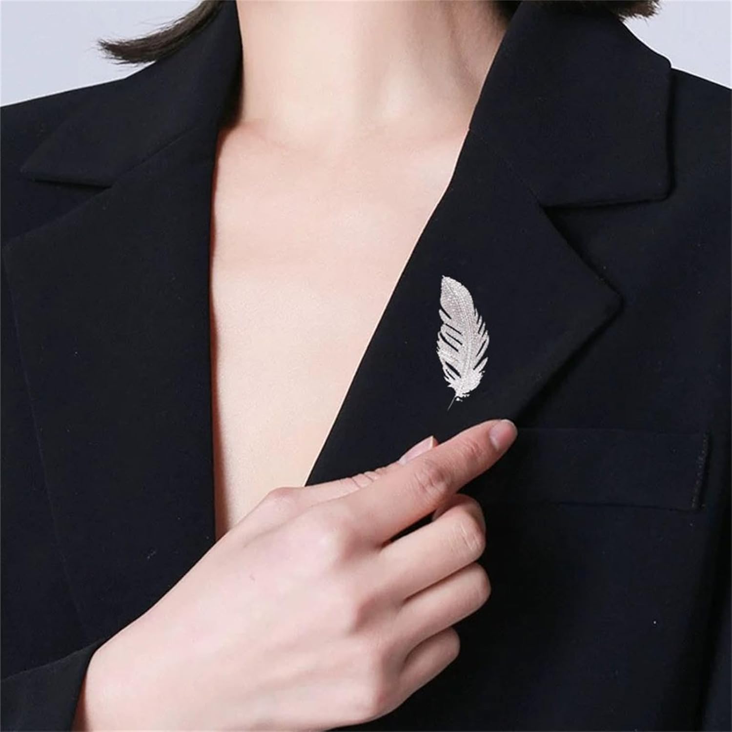 Rhinestone Feather Brooches Pin for Women Fashion Crystal Delicate Leaf Brooch Wedding Birthday Accessories Jewelry - Image 5