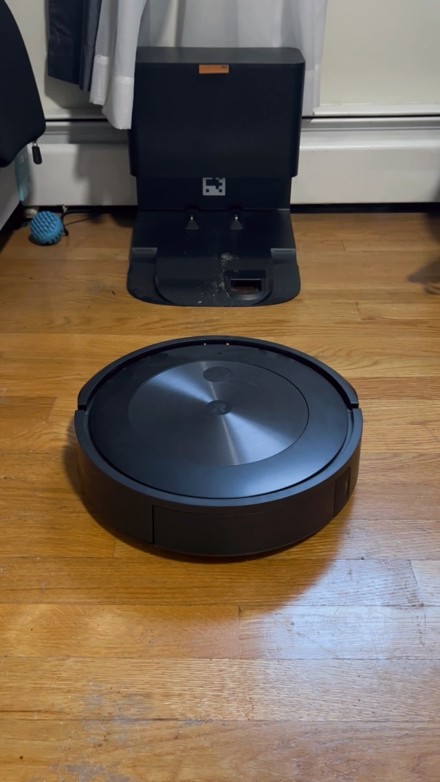 Watch Unveil Our iRobot Roomba j8 ﹙8550﹚ and the applications on