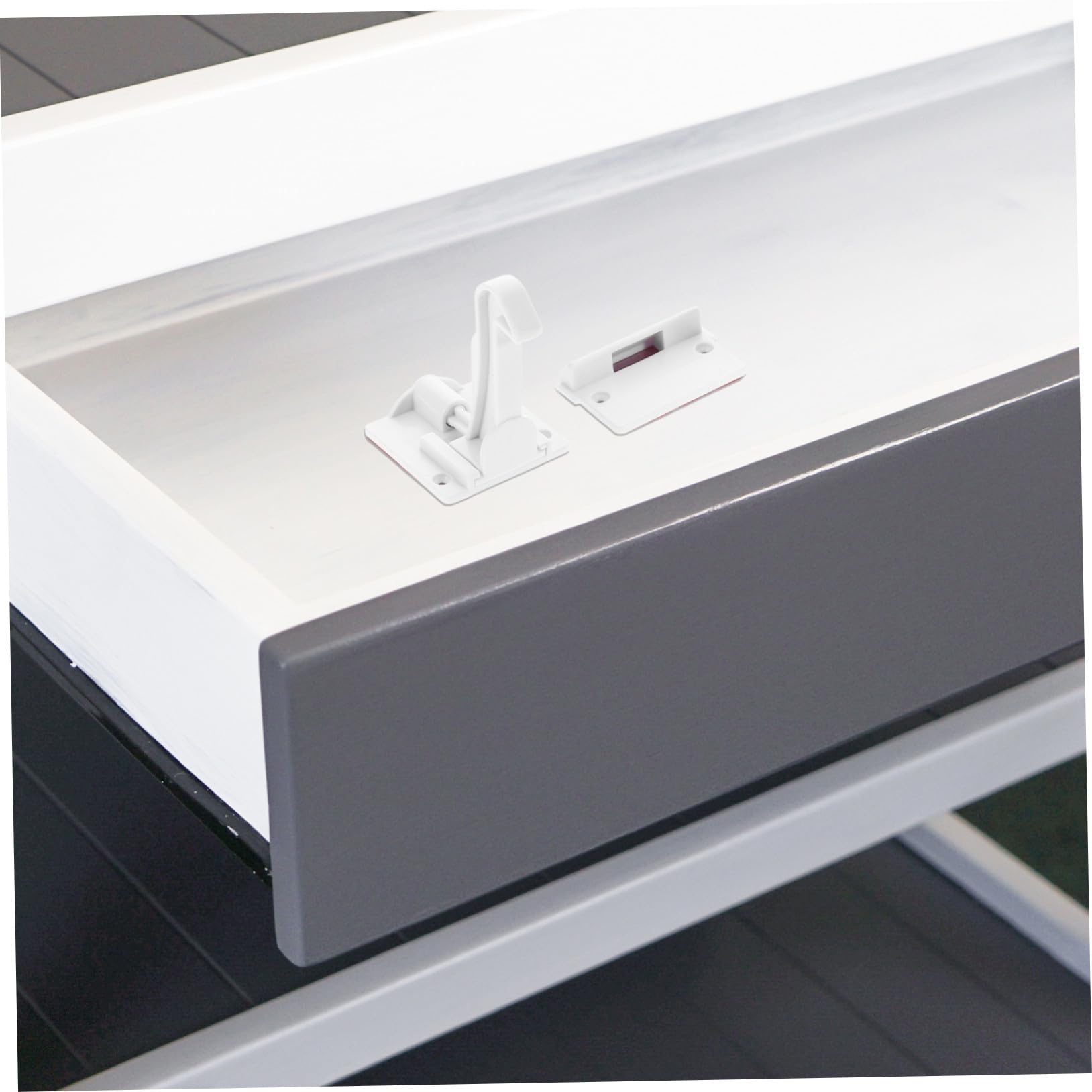 LIFKOME 12 pièces Sécurité Garçon Fille Invisibles pour Tiroirs et Armoires Loquets Sans Perçage Faciles à Installer Protection Garçon Fille Antichoc pour Meubles