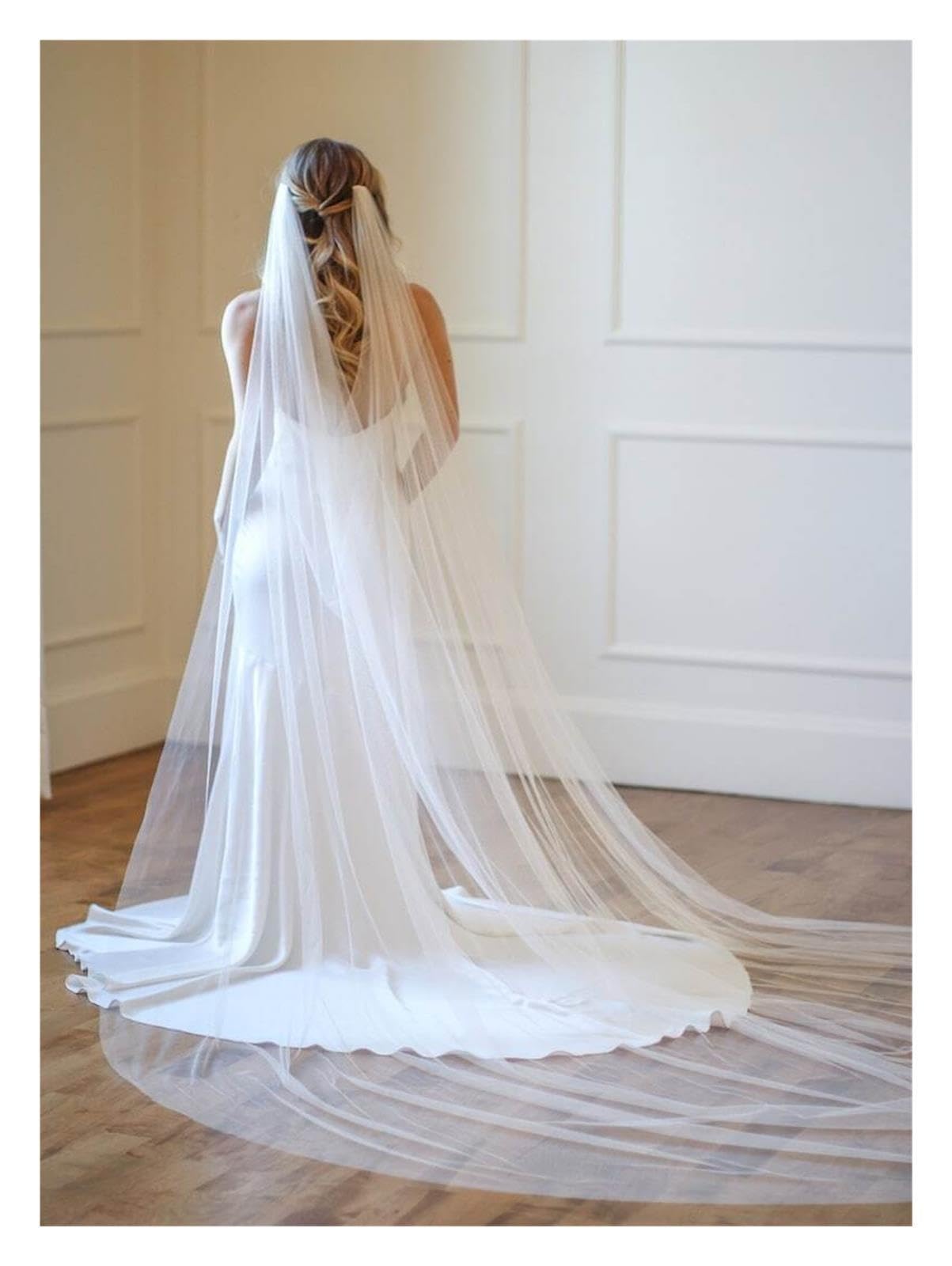 Velo sposa morbido drappeggiato, rete , cattedrale sulla punta delle dita