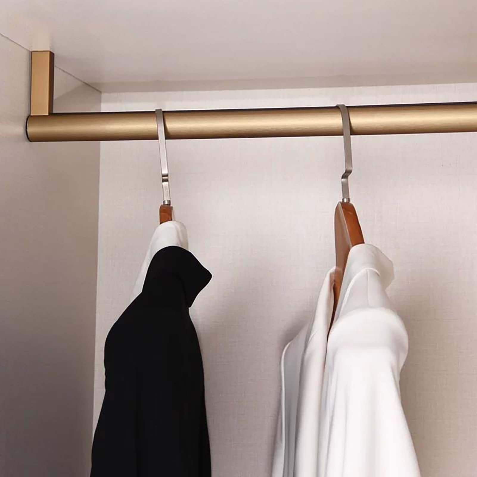Asta Appendiabiti Appendiabiti Robusto Color Oro, Asta Appendiabiti per Armadio con Fissaggio a Parete o A Soffitto, Asta di Supporto Tubolare Rotonda per Guardaroba(60cm (23 5/8 in))