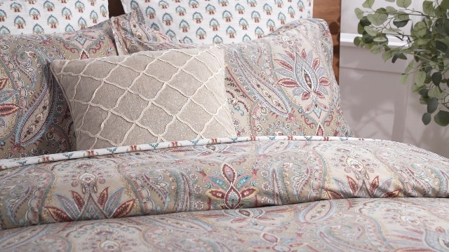 Amazon.com: Levtex Home - Kasey Comforter Set - Full/Queen