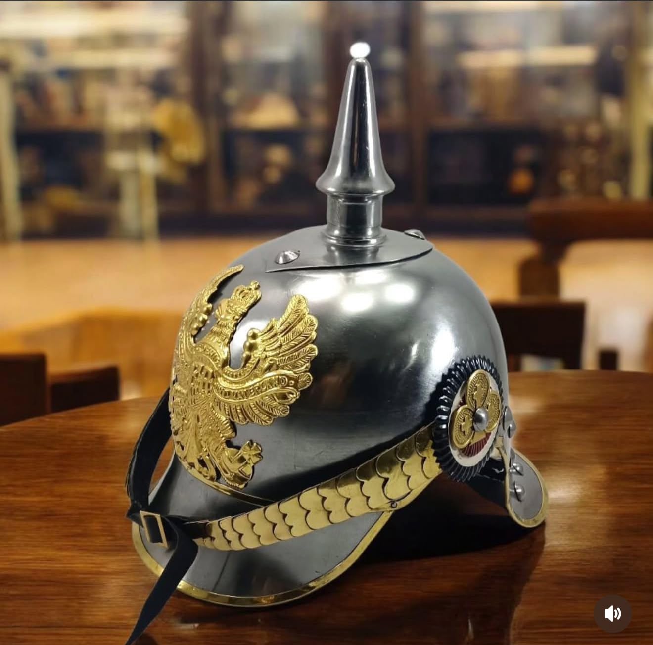 Prussian Pickelhaube - Casco da ufficiale, in acciaio con dettagli in