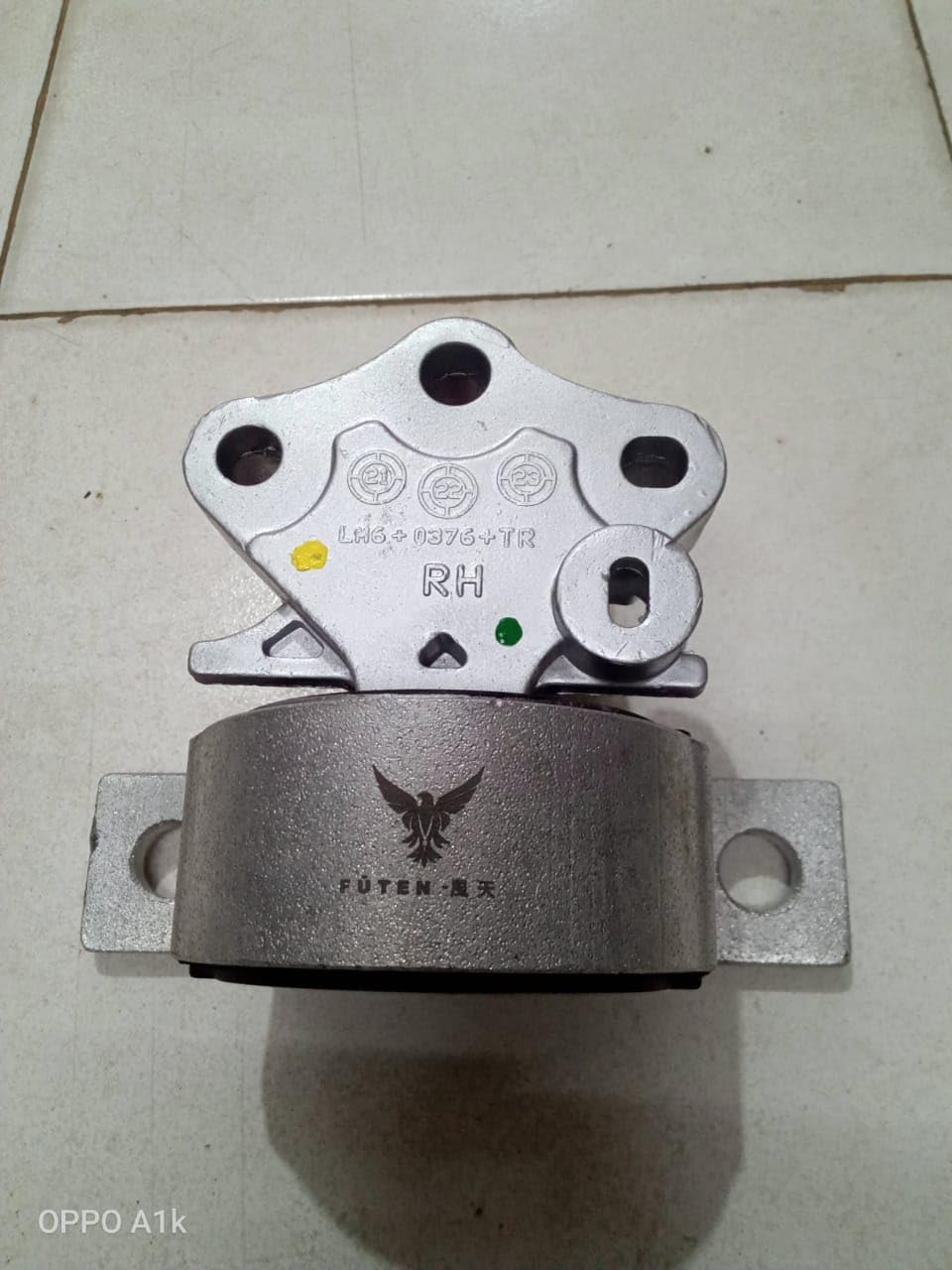 FŪTEN Right Hand Engine Mount Compatible with Renault Triber