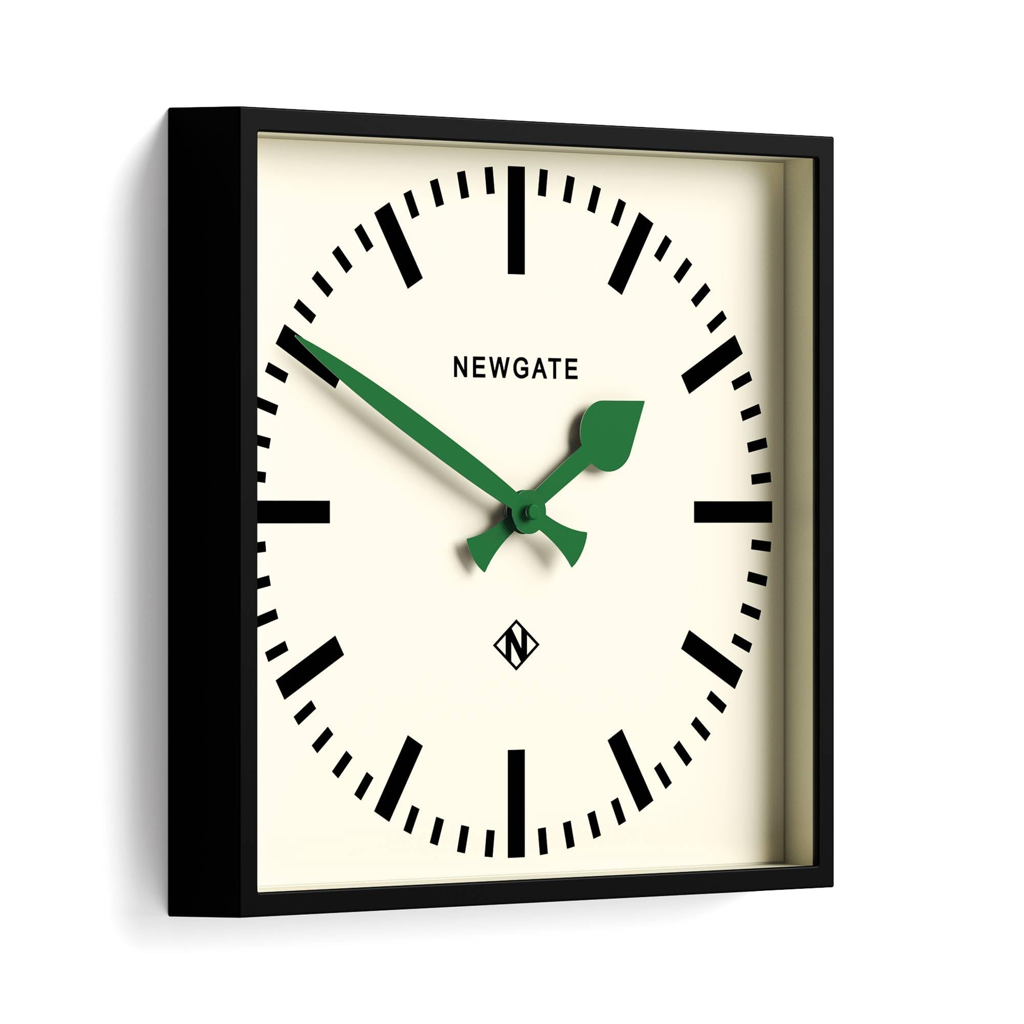 NEWGATE Number 5 Railway ウォールクロック　MOMA Amazon.com: NEWGATE® Number Five wall Clock | Square Retro