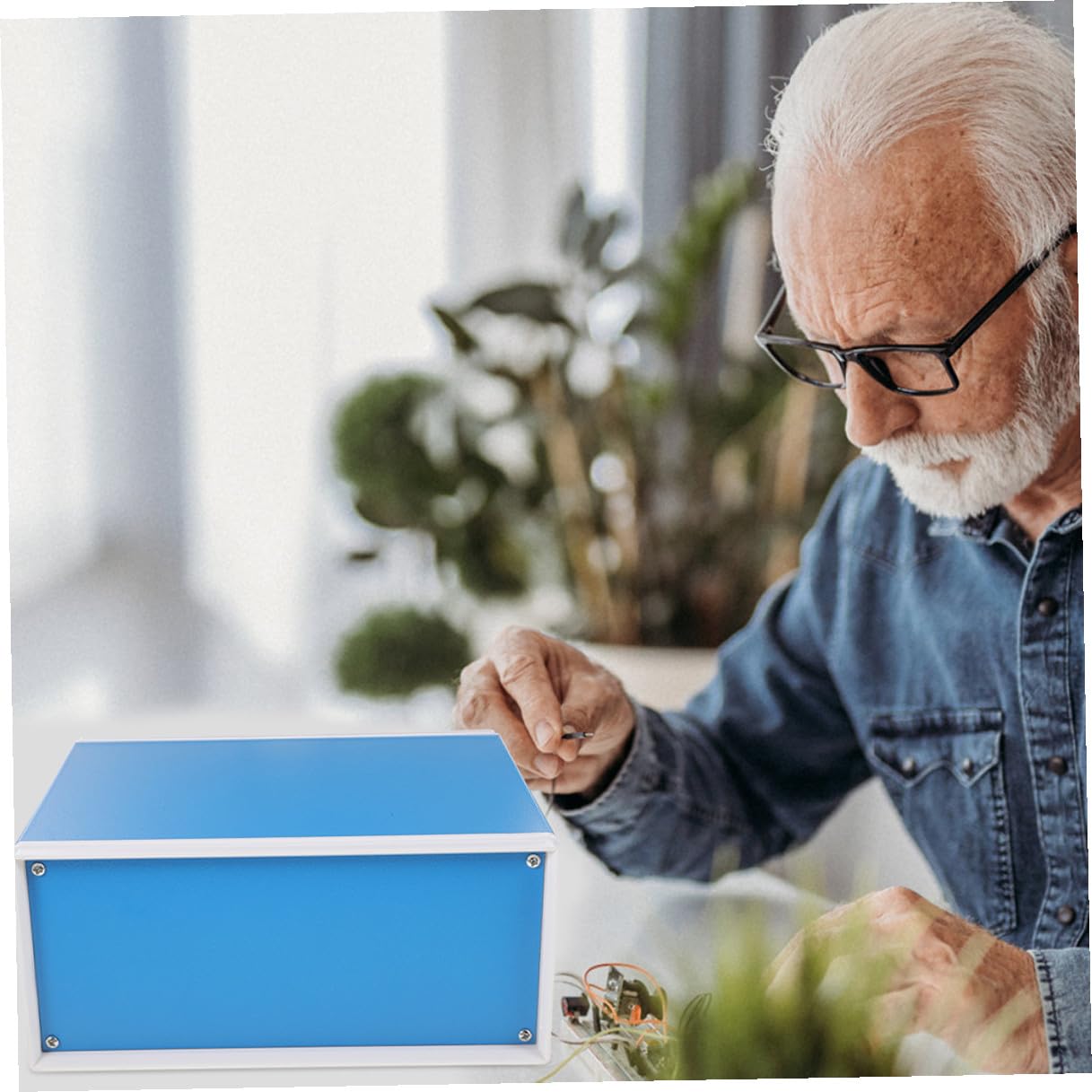 DOITOOL Caja Metálica para Conexiones Eléctricas Resistente y Compacta con Diseño Práctico y Elegante para Proyectos Electrónicos Estaciones y Equipos de Medición Fácil Instalación y Uso