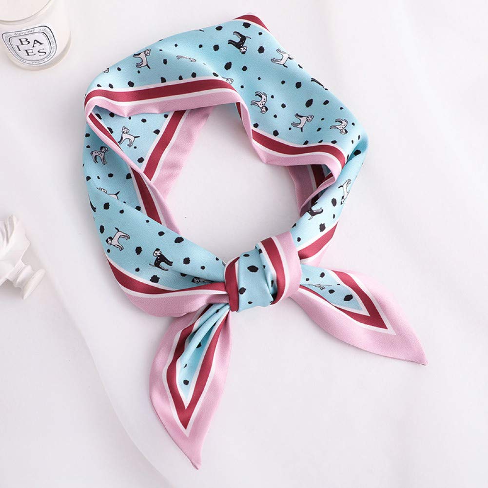 Foulard en soie skinny pour nouer sur un sac ou dans les cheveux en terrasse