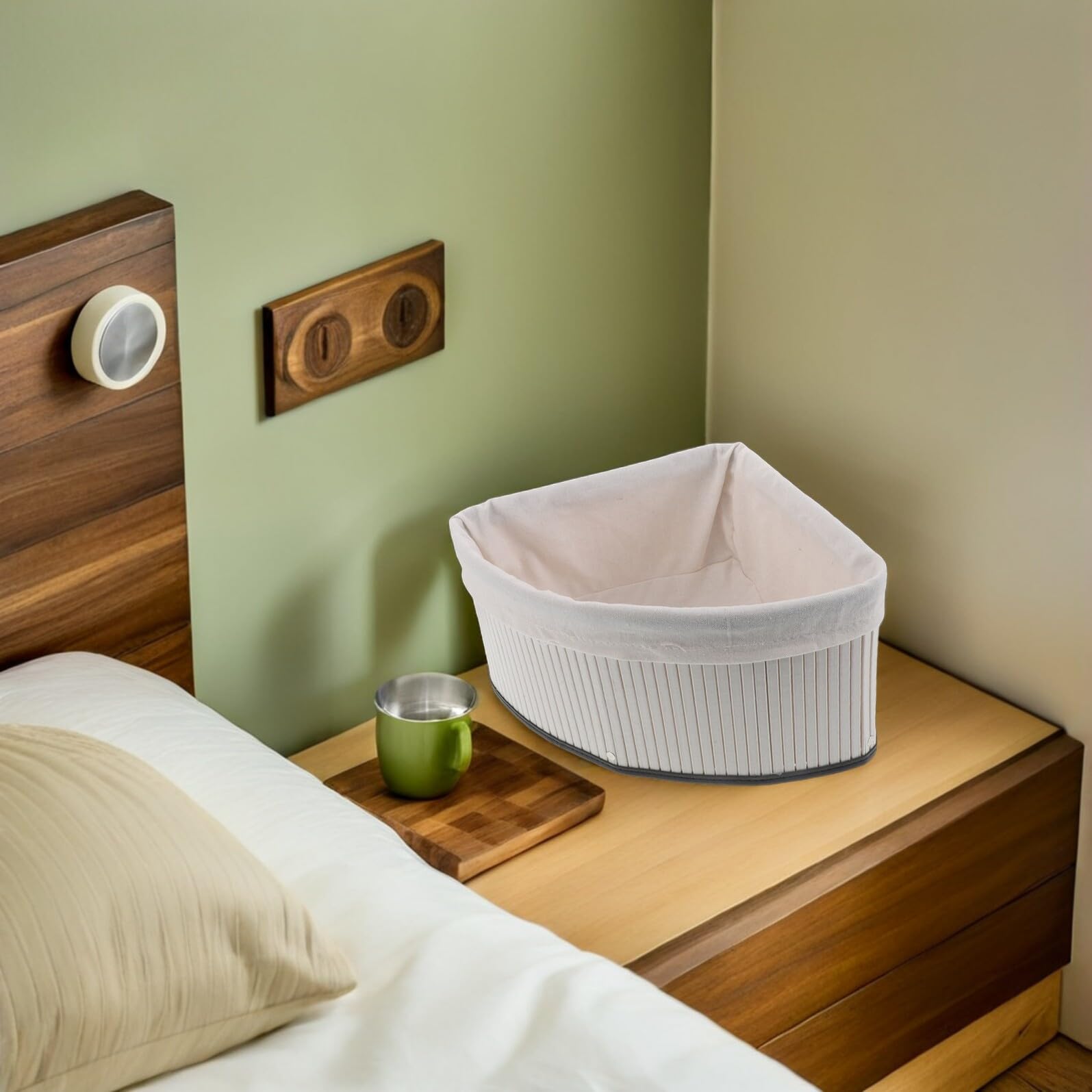 SUPVOX Cestino Angolare Intrecciato in Bambù con Fodera Lavabile, Organizer per Mensole da Cucina e Bagno, Contenitore Portaoggetti Robusto per Spazi Compatti e Scaffali