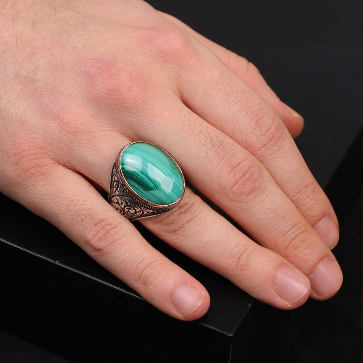 Anello di Malachite Uomo in Argento 925 – Stile Ottomano Vintage, Pietra Preziosa Lucida, Anello Inciso Fatto a Mano, Anello di Fidanzamento con Panno Pulizia Argento Adeau (24)