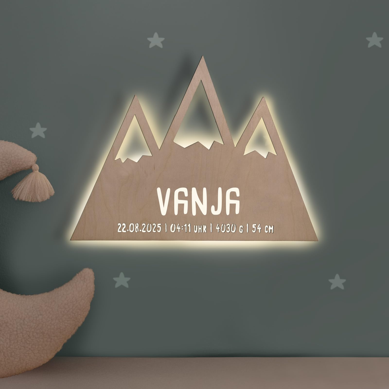 hellomini Personalisierbares LED-Nachtlicht mit Name für Kinder & Babys | Holz-Wandlampe | Schlummerlicht mit Motivwahl – Geschenk zur Geburt & Taufe (Bela die Bergwelt)