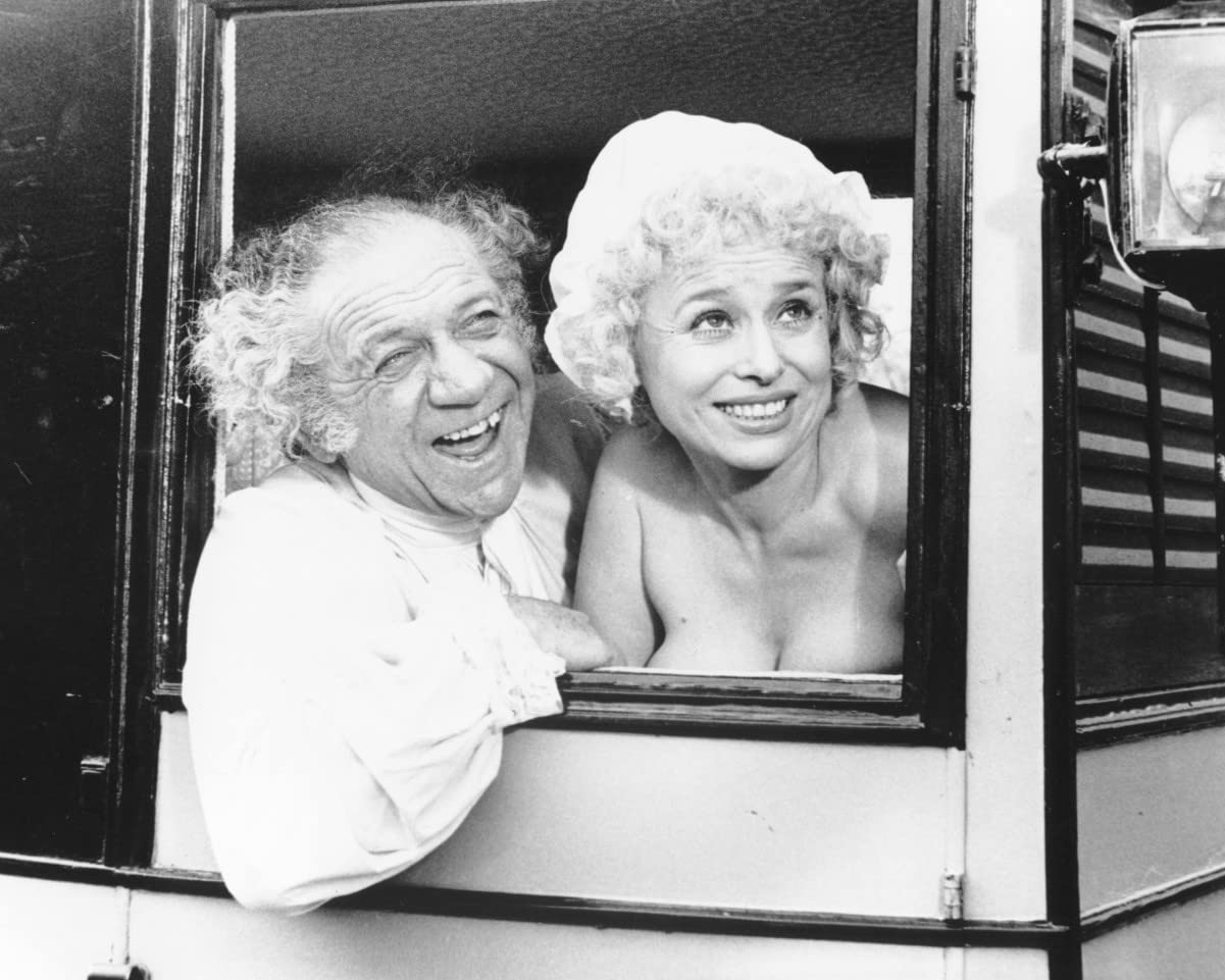 worldphotographs Carry on Dick (1974) Barbara Windsor, Sid James 10x8 Photo