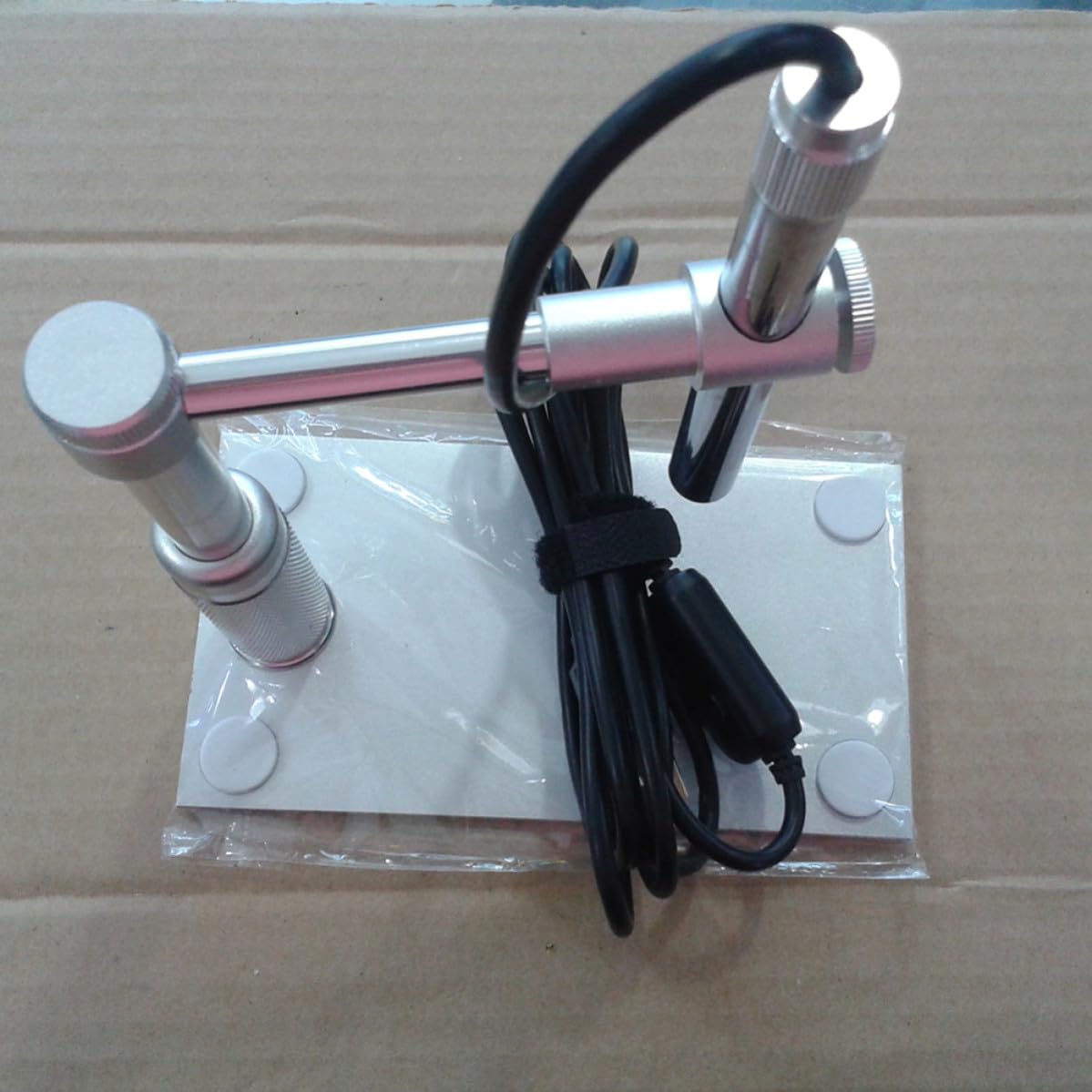 Mikikit Microscopio Digital Compatible con Windows 600x USB Portátil con 8 Luces LED Ajustables, Soporte Integrado, Aumento de Alta Resolución para Laboratorio y Uso Industrial