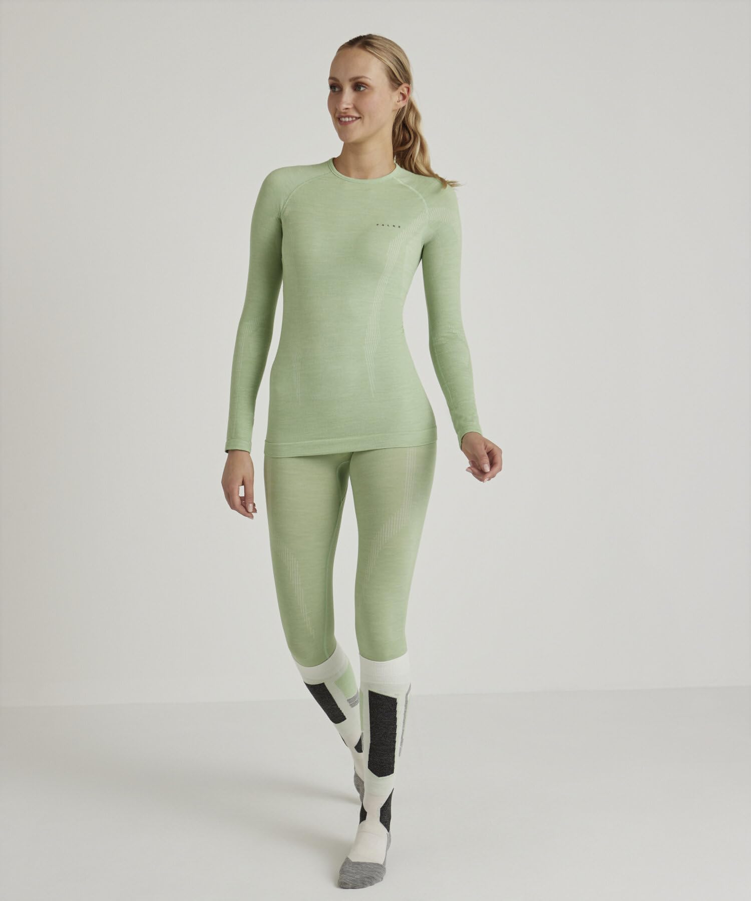 FALKE Donna Wool-Tech Round Neck Maglia Sportiva Tecnica Manica Lunga Intimo Funzionale Termico per Clima Molto Freddo Traspirante termoregolante antiodore sostenibile Lana Filo Funzionale 1 Pezzo | in lana merino per temperature da fredde a molto fredde