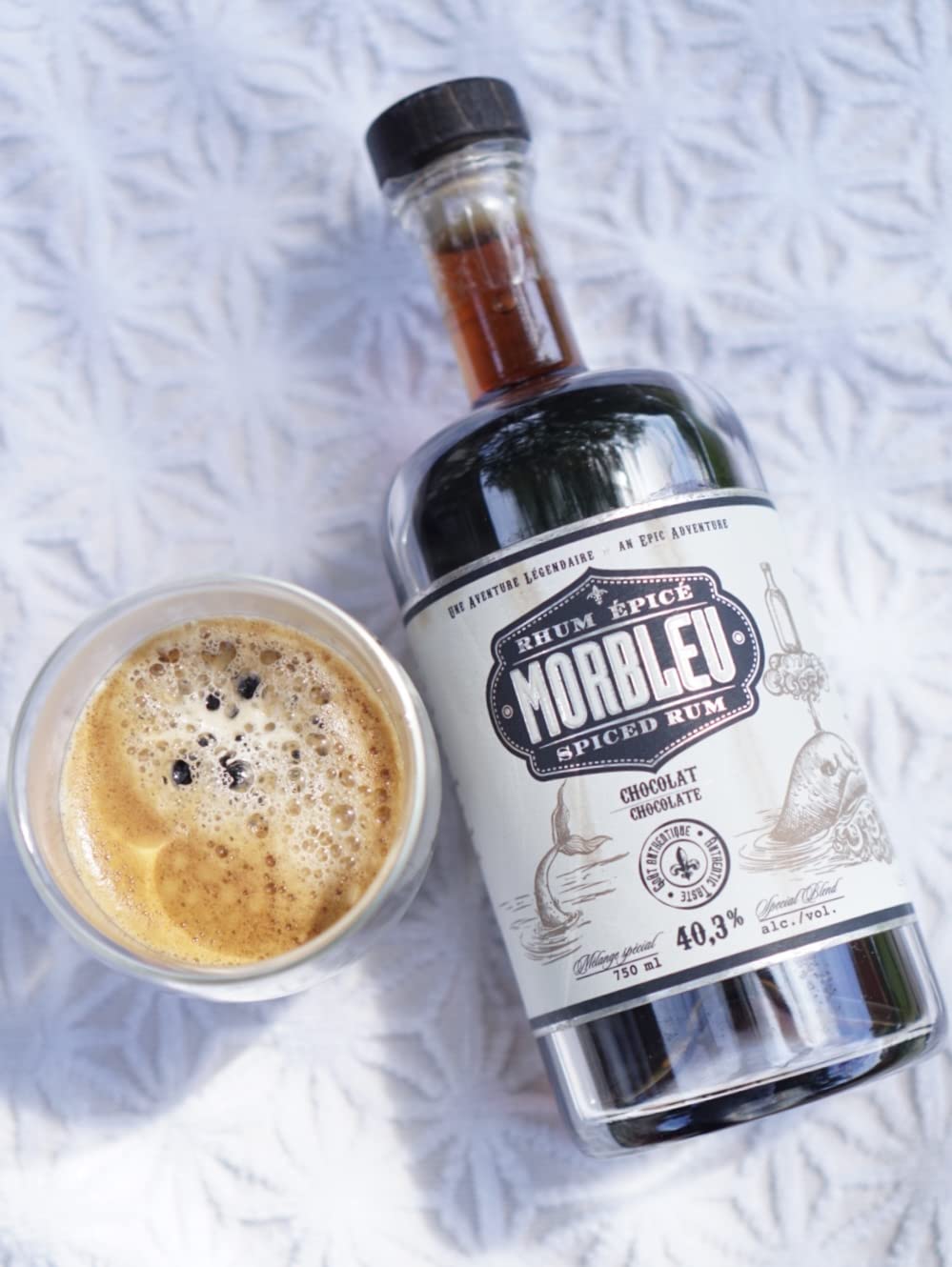 Rhum épicé Morbleu noir au chocolat du Canada - Distillerie Mariana - Aux 5 épices - 40,3% - Les Trésors d'érable