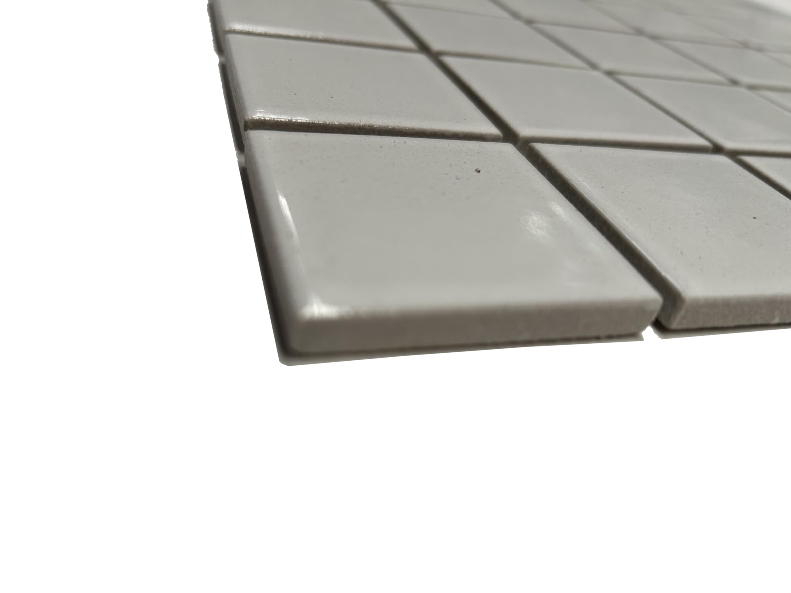 Modelo G001 (Blanco Brillo) Mosaico enmallado de Porcelanico. Medida 4,8x4,8cm. Pegado en Mallas de 30x30cm