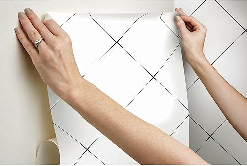 Miniatura 7 de RoomMates RMK12035RL Papel tapiz geométrico de azulejos de diamante blanco y negro