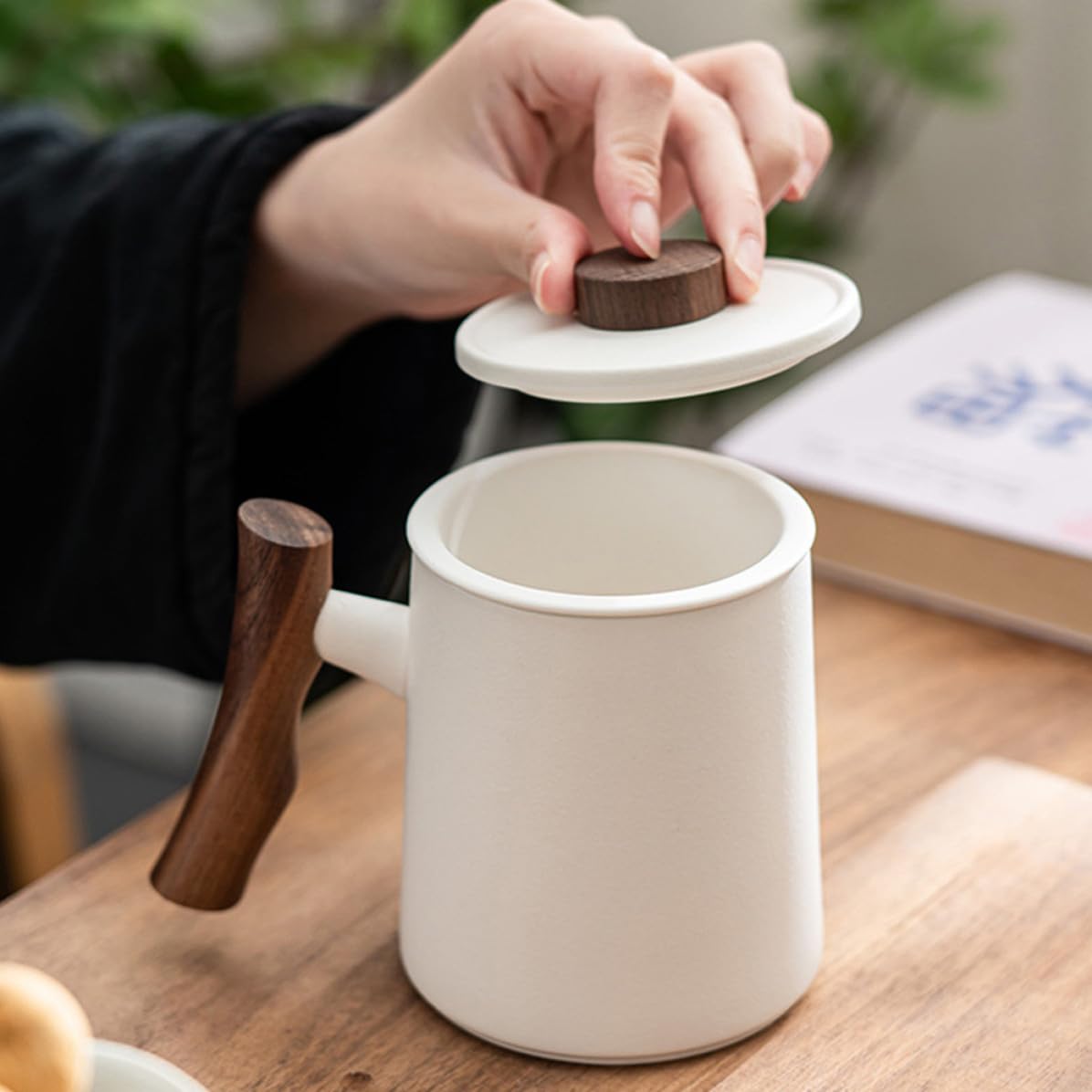 Operitacx Mug Céramique avec Infuseur et Poignée Bois Tasse à Thé Filtrante Élégante pour Maison Bureau et Restaurant Réutilisable et Résistante