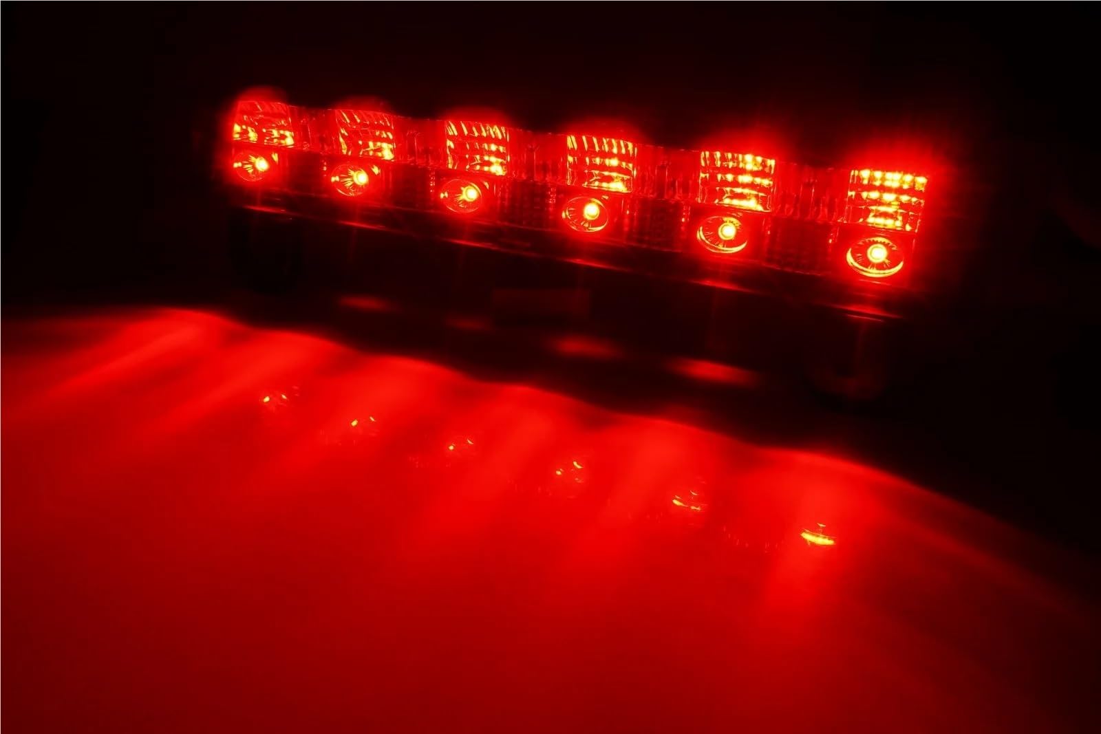 Pasuje do Chevroleta GMC Suburban Yukon XL 1500 2500 Tahoe 2000-2006 LED Trzecia lampa stopu 12V Achterremlichten LED derde remlicht voor auto