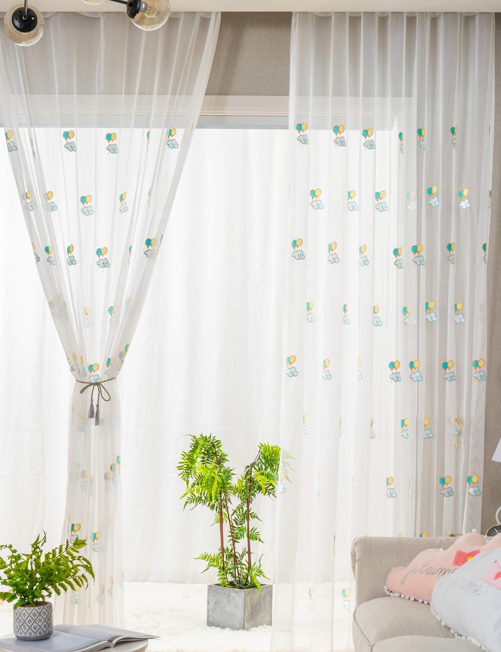 Lactraum Gardine Kinderzimmer Babyzimmer Transparent Weiß Bestickt Wolke Luftballon Voile mit Universalband 300 x 245 cm