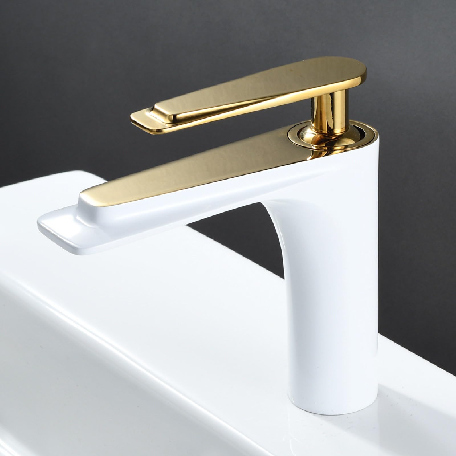 Robinet d'évier de salle de bain en or blanc élégant et mitigeur monotrou durable en laiton