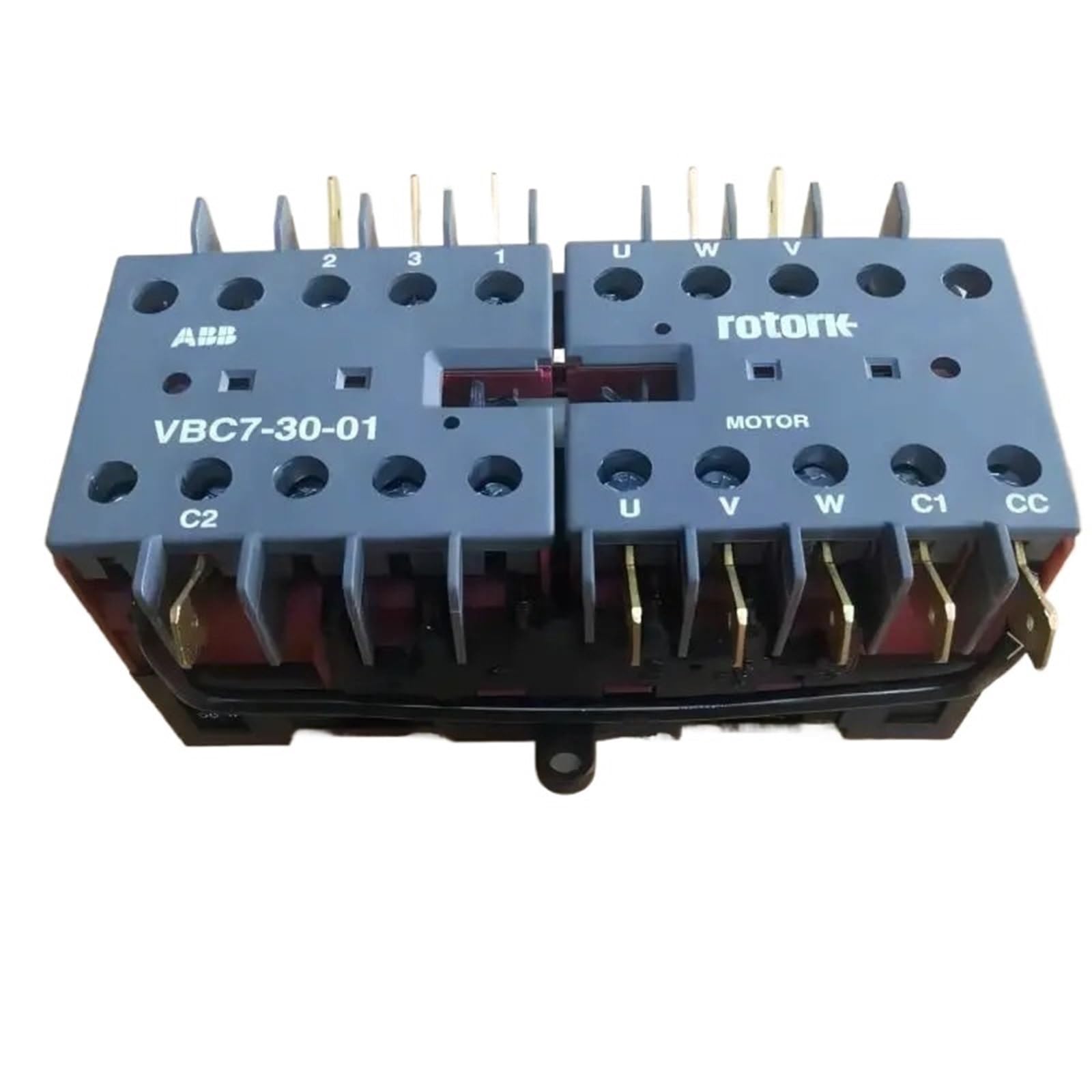 Mini-contacteurs inverseurs tripolaires VBC7 pour armoire compacte