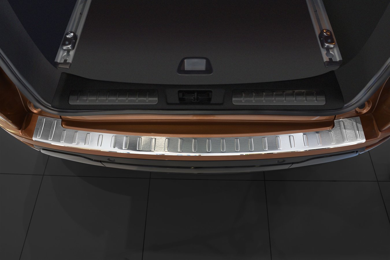 Avisa Stainless Steel Rear Bumper Protector Compatible with Range Rover Evoque 5-Door 2013-2018 'Ribs'