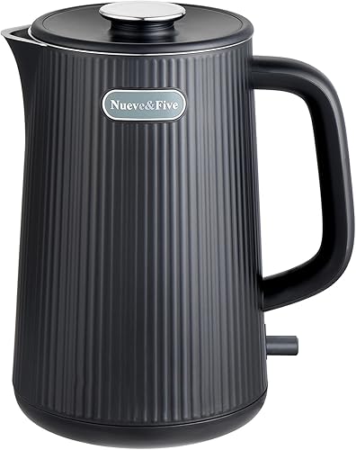 Nueve&Five Hervidor eléctrico grande de 1.7 L (57 onzas), perfecto para más de 7 tazas de té y café, 2 cuartos de galón de doble pared, apagado