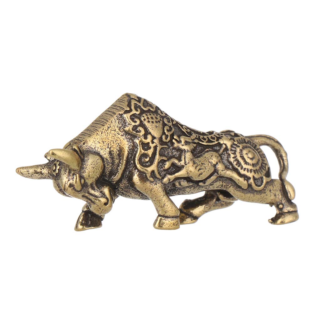 Figurine taureau en laiton pour rompre la monotonie d'un bureau moderne et impersonnel